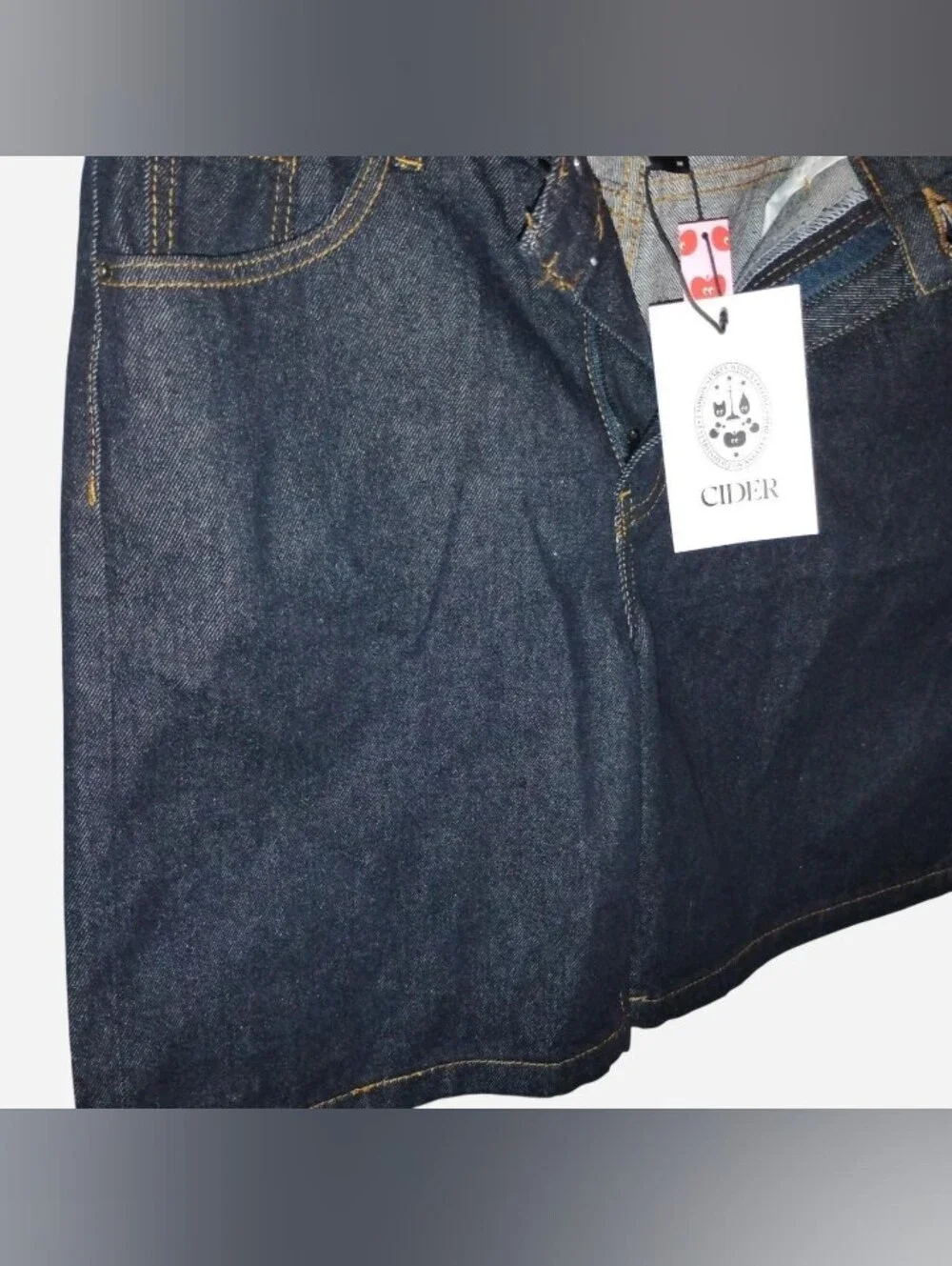 NWT Cider Dark Wash Denim Shorts / Jorts (Size Medium)